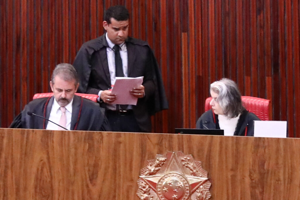 TSE aprova regras sobre uso de inteligência artificial nas eleições de 2026