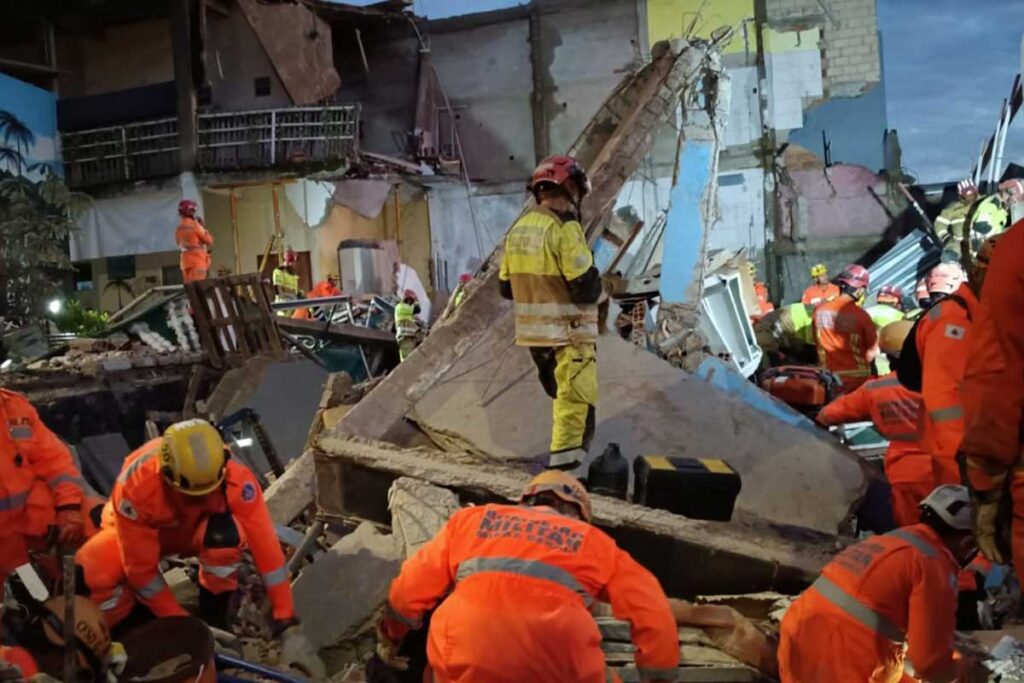 Após 30 horas de buscas, último corpo soterrado em desabamento que atingiu lar de idosos em BH é localizado 1 Após 30 horas de buscas, último corpo soterrado em desabamento que atingiu lar de idosos em BH é localizado