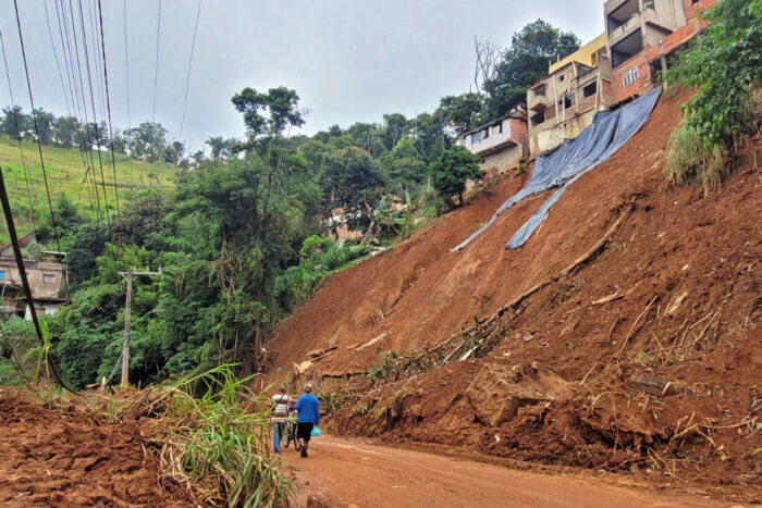Moradores esvaziam casas e demolições começam no Cruzeiro do Sul 2 moradores demolicao graminha e cruzeiro do sul 2 leonardo costa